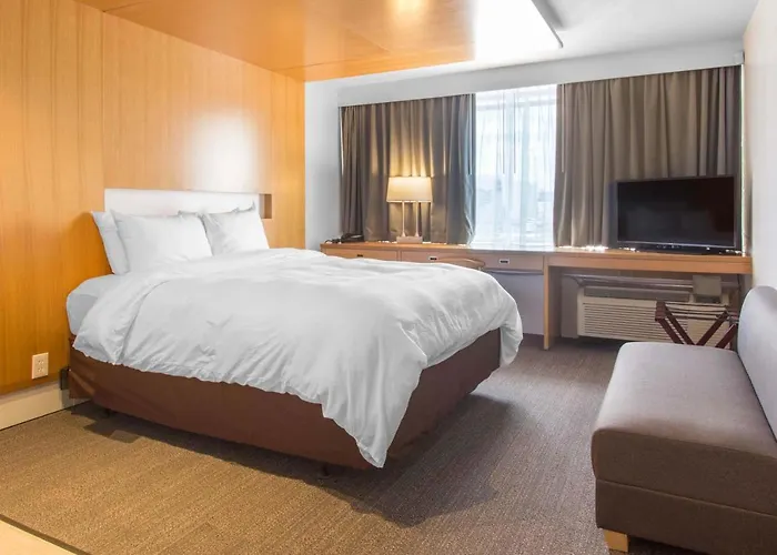 West Wing Hotel, Ascend Hotel Collection