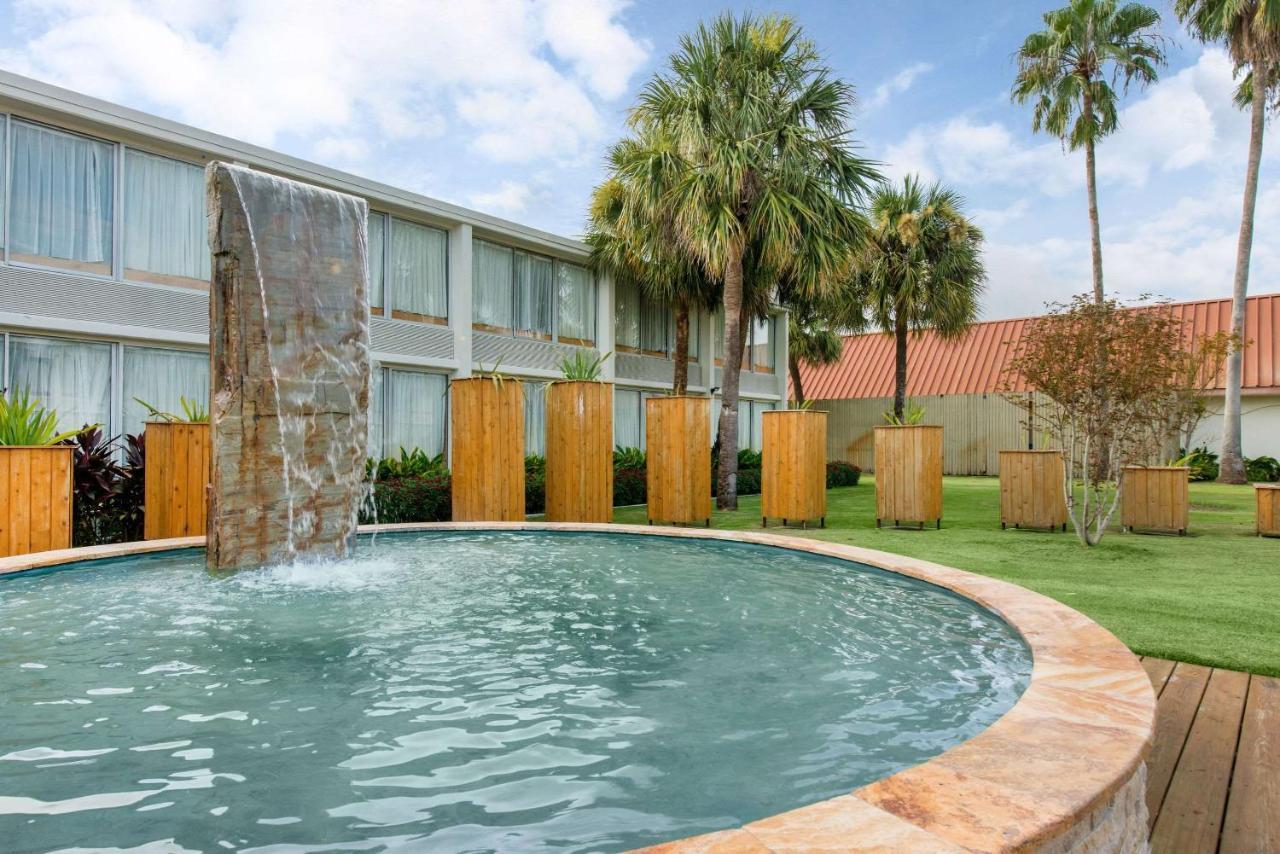 West Wing Hotel, Ascend Collection Hotel 3*